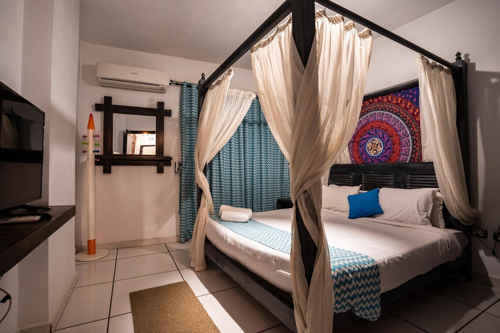 Pyramids Gem Plaza Hotel Kafrat al Jabal Ngoại thất bức ảnh